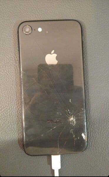 iphone 8 ikinci el qiymeti: IPhone 8, 64 GB, Qara, Qırıq — 2