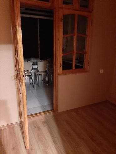 binə menzil: Kirayə mənzil – 2 otaqli 3e peredelka əşyaları ilə kondisioner var — 4
