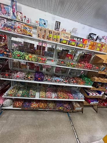 meyvə vitrin: Hamısı birlikde 500 azn. Real alıcıya endirim olunacaq. Ünvan : Bakı — 1