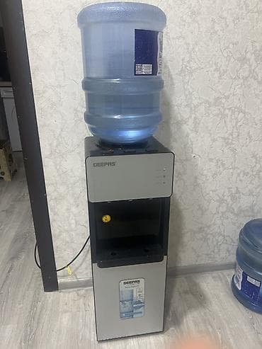ikinci el soyducu: Dispenser Geepas, Döşəməüstü, Su isitmə ilə — 1