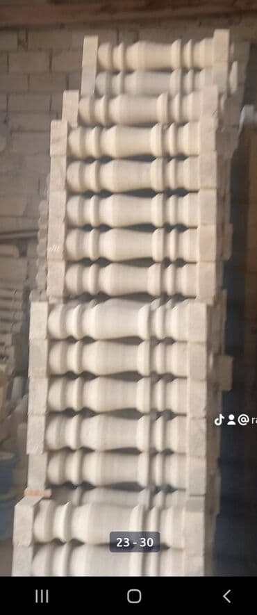 балясины из камня: Müxtəlif formalı və ölçülü mərmər balüstradalar təklif olunur. Bu — 30