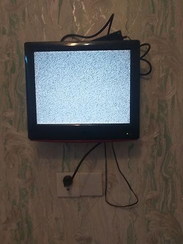Kompakt divar tipli televizor - Təxmini 15–17 düymlük ekran, parlaq