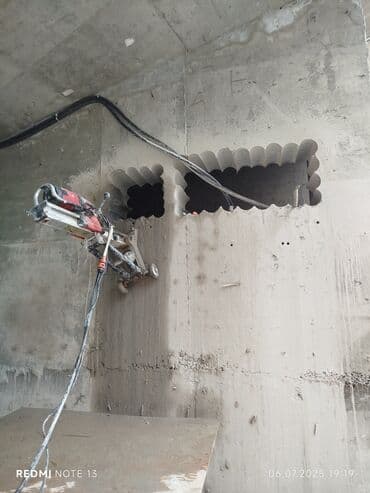 icare avtomobil qalmaq serti ile: Səssiz tozsuz səliqəli kəsim. Beton katlavan monolit kubik — 2