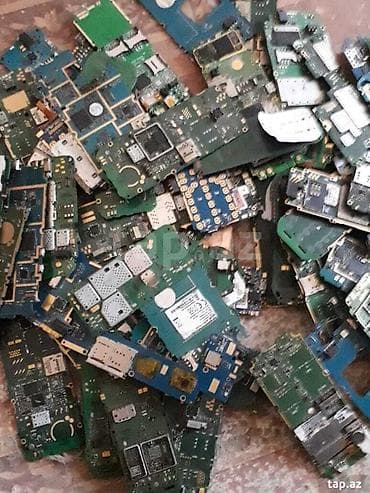 15 pro 512: Xarab işlək heç bir fərg etməz telefon plataları alıram kilo ilə — 1