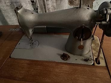 tikiş sexləri: Masaüstü tikiş maşını – pedalla idarə olunan model - Taxta kabinetli — 3