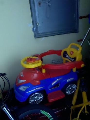 dəmir masin: Uşaq üçün minik maşını – itələmə/qoltuqlu model -Az istifade olunub — 2