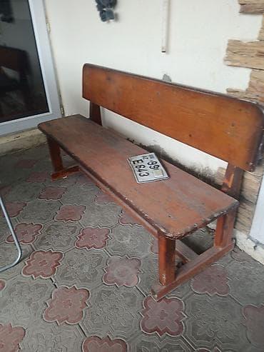 bag mebeli satilir: Dördbucaq masa, Açılmayan, Skameykalar ilə, Taxta — 2