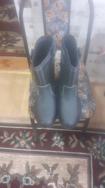 резиновые мужские ботинки: Məhsul: Qara rəngli iş çəkmələri (qısa boğaz) Təsvir: - Material — 2