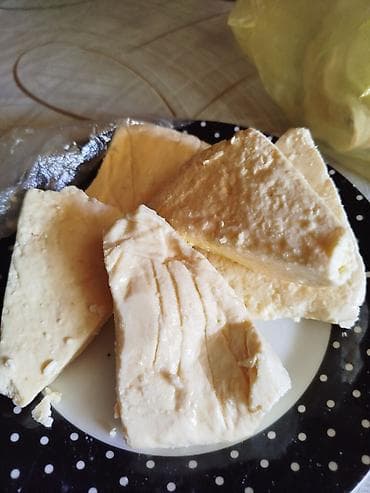 qida məhsulları: Üzlü gözlü Süd pendir Yağ Təmiz Kənd məhsulları kimə lazımdır əlaqə — 3