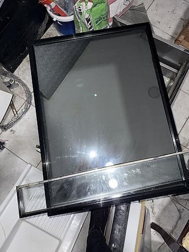 dolab satilir: Satılır: Qara şüşə fasadlı hamam dolabı (asılqan tipli) - Üst hissə — 1