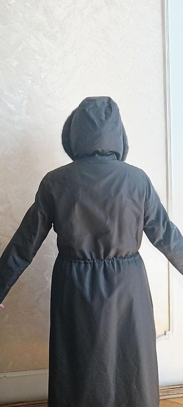 paltolar 2024: İki tərəfli, təbii NORKA kapüşon və yaxası — 2