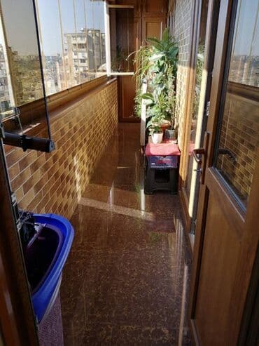 xacmazda tecili satilan evler: Bakı, Yeni Günəşli Massiv D, 5 otaqlı, Köhnə tikili, 110 kv. m — 1