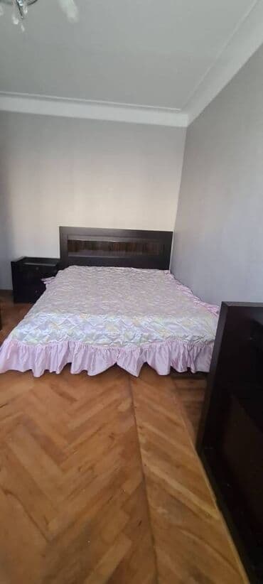 vasmoyda kirayə ev: Sumqayıt şəhəri,9cu mkrda,Araz marketin üstü 9 mərtəbəli binanın 4cü — 3