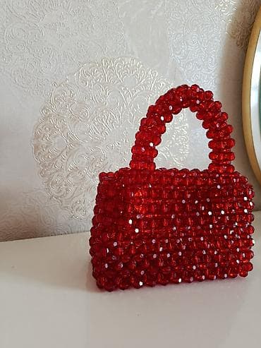 Сумки: Qırmızı boncuklu əl çantası - Material: Parıltılı akril/fasetli — 1