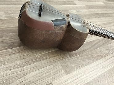 gitara sim: Tar – milli simli musiqi aləti köhnə aletdir. problemi yoxdur. uzu — 2