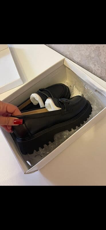 şnurlu qadın mokasinləri: Ölçü: 36, rəng - Qara, Yeni — 2