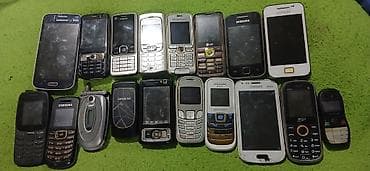 telefon mikrofonu: Köhnə model mobil telefonlar kolleksiyası - Markalar: Samsung, Nokia — 1