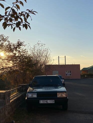 двигатель на гольф 3: Model: TOFAŞ ŞAHİN Kuzov: sedan, 4 qapı Rəng: qara Nömrə: 10-NL-119 — 8