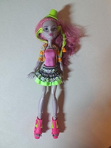 Monster high kukla! Sonuncu qaldı. qüsurlar var. Qiymətlər soruşun
