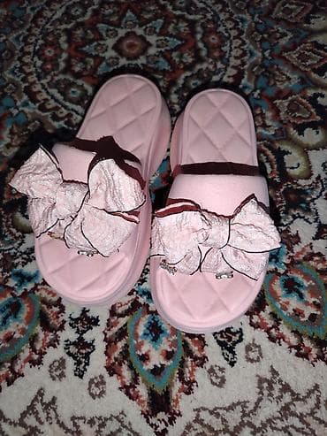 klassik qadın şalvarları: Məhsul: Qadın üçün şık ev/plaж terlikləri - Rəng: Açıq çəhrayı - — 1