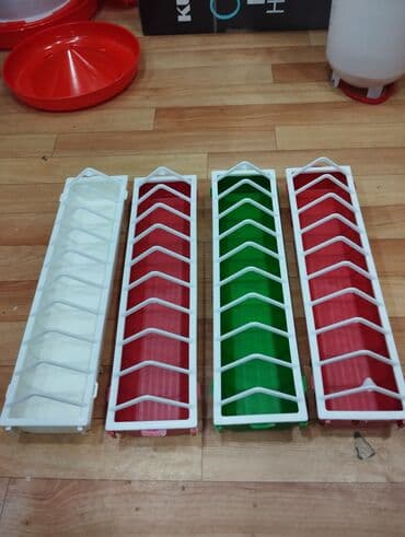 pişik yemləri: Yem qabı Toyuqlar üçün yem qabı 40sm uzunluğu var Bir birinə — 1