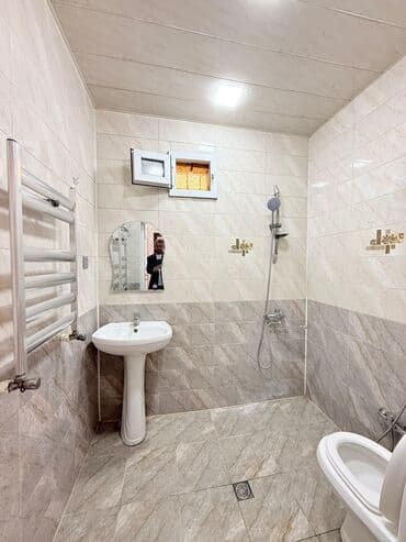 xacmaz ev: Ev xirdalanda yerlesir.Iase obeyektlerine yola yaxindi.1 mərtəbəli — 7