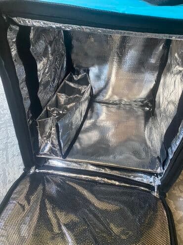 wolt kuryer çantası: 1hefte istifade olunub.Yenisinden ferqi yoxdu.Wolt çatdırılma çantası — 4