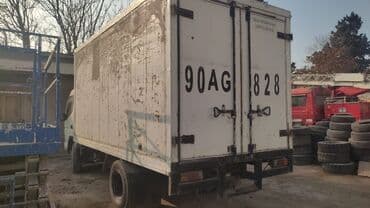 xaladelnik masinlar: Yük kuzasi - Konstruksiya: tam qapalı, ikiqat arxa qapıları olan — 1