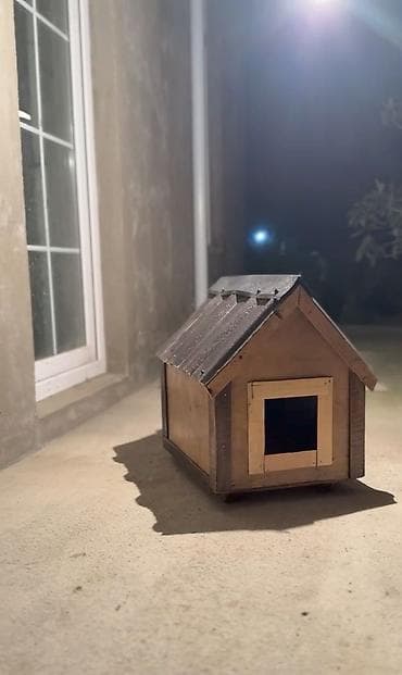 pişik su qabı: Taxta it evi - Material: möhkəm taxta karkas, yan panellər — 1