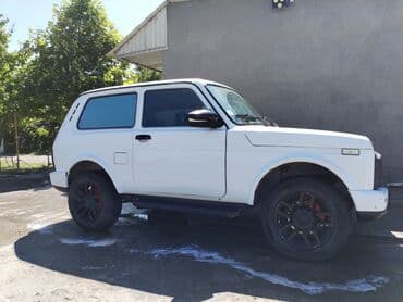 işlənmiş traktorların satışı: VAZ (LADA) 4x4 Niva: 1.7 l | Ofrouder/SUV — 5