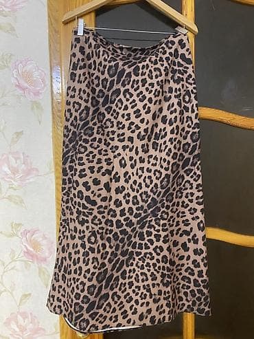 yun corab: Leopard naxışlı ətək - Model: A-kəsimli, dizdən aşağı midi uzunluq - — 1