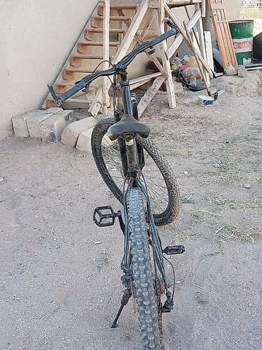 velosibet mtb: Qara rəngli dağ velosipedi. Sadə və möhkəm çərçivə quruluşuna — 3