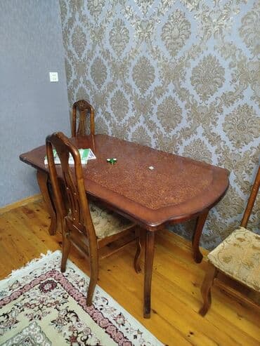 Mebel dəsti satılır - Yemək masası və 4 ədəd stul: Klassik üslub
