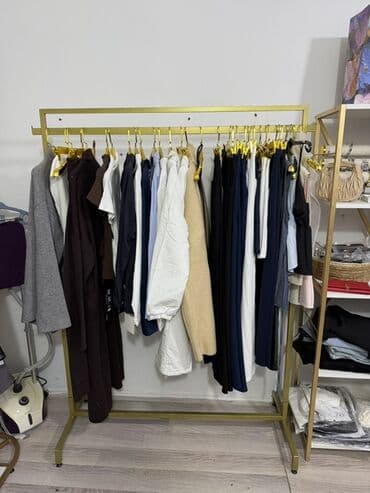 Qızılı rəngli metal geyim asqısı/rəf - Material: möhkəm metal