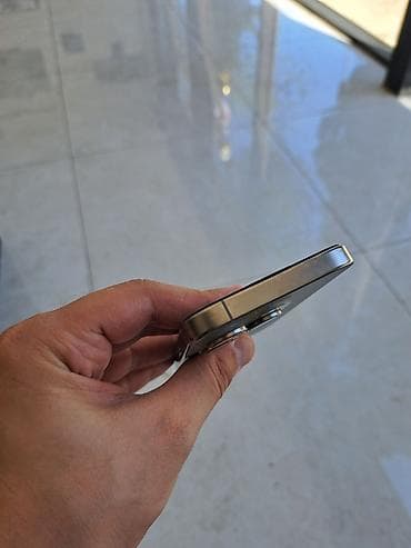 infinix note 60: IPhone 15 Pro, Natural Titanium, Face ID — 6