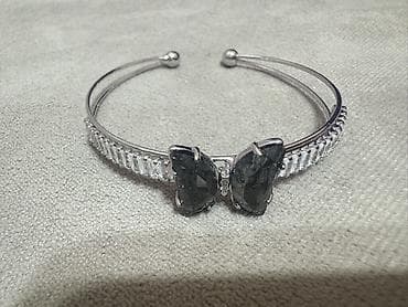 Личные вещи: Üzüklərin hər biri 5m Sep 7m Qolbaqlar 6m Sırğa 6m Aksesuarları — 4