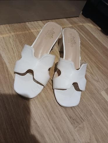 Босоножки, сандалии, шлепанцы: Ağ rəngli qadın slipper-sandalı - Rəng: klassik ağ - Dizayn: üst — 1