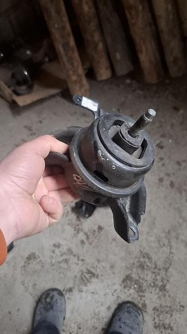 2 9 dizel: Məhsul: Mühərrik dayağı (yastığı) poduşka – metal korpuslu — 2