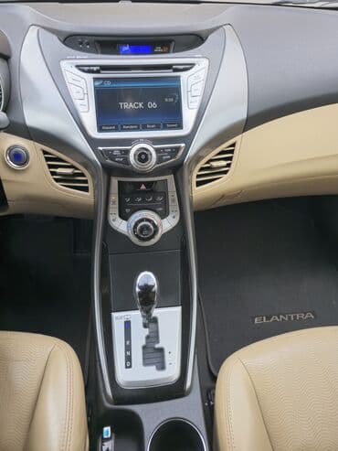 kia ceed 2010: Hyundai — 7