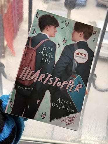 Məhsul: Heartstopper – Volume 1 (İngilis dilində qrafik roman) lalafo.az -da Məhsul: Heartstopper – Volume 1 (İngilis dilində qrafik roman)