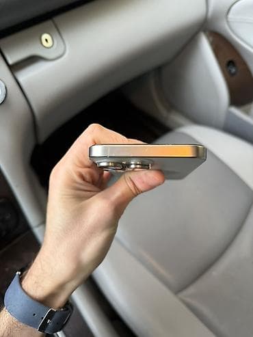 ipone mini: IPhone 15 Pro Max, 256 GB, Gümüşü, Barmaq izi, Face ID — 4