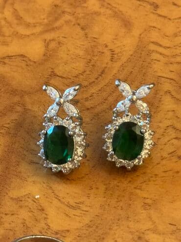 1 qram qizilin qiymeti: Dəstə daxildir: Bilərzik, Boyunbağı, Kulon — 3