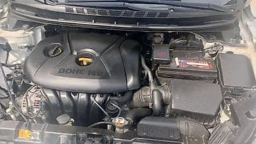 mercedes g class: Hyundai Elantra: 1.8 l | 2014 il Sedan — 10