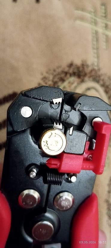taxta kesen makina: Avtomatik kabel soyucu və sıxıcı alət - 3-i 1-də funksionallıq: kabel — 4