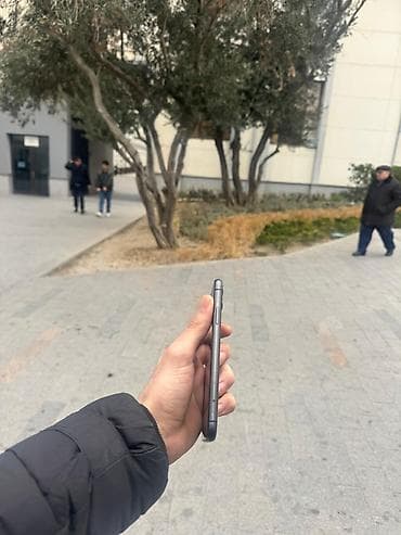 Avtoelektronika: IPhone 11, 64 GB, Qara — 3