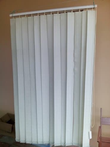 Ishlenmish jaluzlar, 2 ededdir,olculeri eni 1m uzun.1m 60sm. o birisi