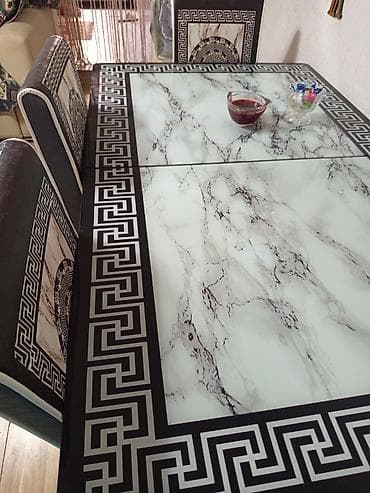 alt ust kravat: Şüşə üstlü yemək masası dəsti - Dizayn: Ağ mermer naxışlı şüşə masa — 1