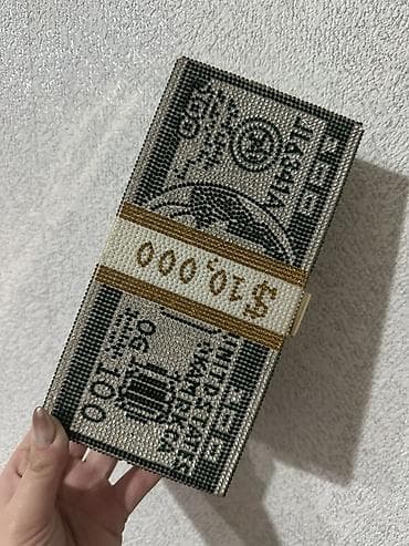 ted baker: Pul dəstəsi formalı qadın klatçı - Dizayn: ABŞ 100 dollarlıq banknot — 1