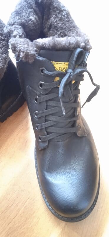 Ayaqqabılar
Hər cüt 20 m