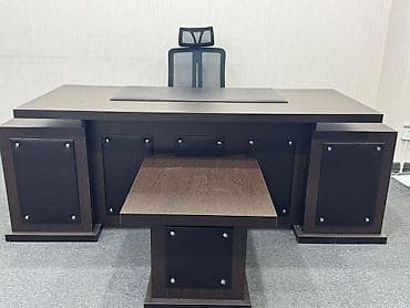 Ofis masasi. Qiymet 350 azn. Unvan Nerimanov. SabinaSultan4164